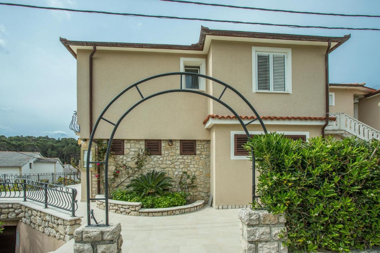 Apartments Nada Palit Extérieur photo